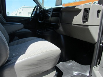 2005 Chevrolet Express G2500 Cargo Van   - Photo 25 - Las Vegas, NV 89103