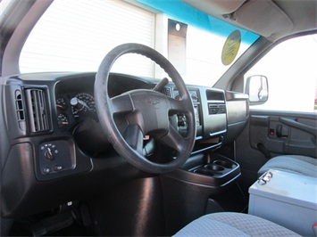 2003 Chevrolet Express 2500 Cargo   - Photo 35 - Las Vegas, NV 89103