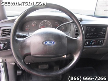 2001 Ford F-150 XL, F150, F-150, 8 Foot Fleet Side Bed, Long Bed   - Photo 17 - Las Vegas, NV 89103