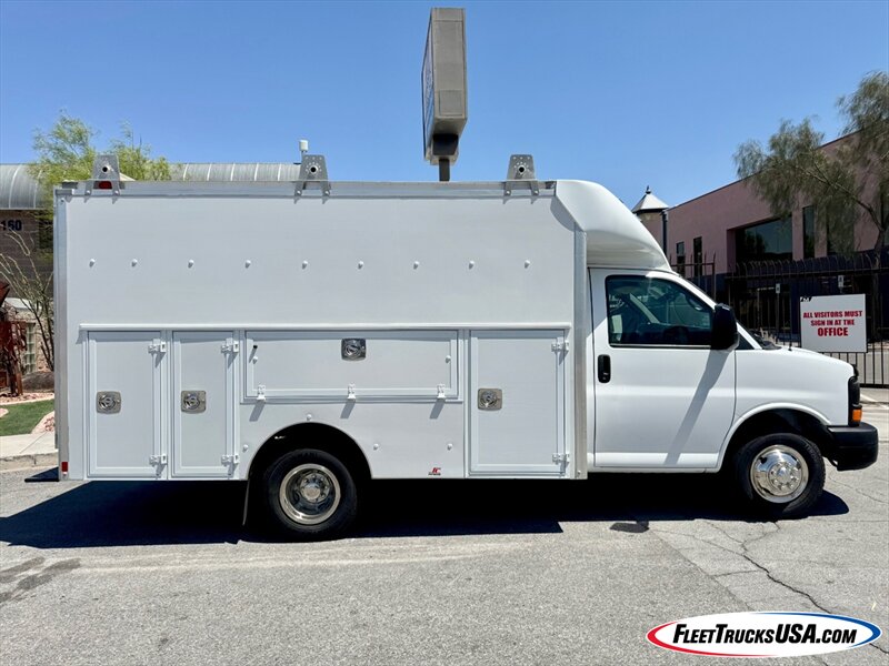 2014 Chevrolet Express / GMC Savana Cutaway KUV w/  Walk-In  12.5' Walk-In Supreme KUV Body