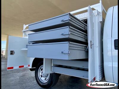 2012 Ford F-350 Super Duty XL  Utility Service Body w/ Tommy Lift Gate - Photo 57 - Las Vegas, NV 89103