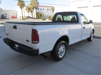 2001 Ford F-150 XL, F150, F-150, 8 Foot Fleet Side Bed, Long Bed   - Photo 6 - Las Vegas, NV 89103