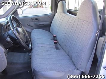 2001 Ford F-150 XL, F150, F-150, 8 Foot Fleet Side Bed, Long Bed   - Photo 2 - Las Vegas, NV 89103