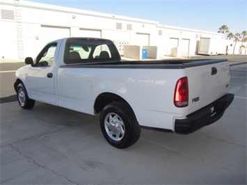 2001 Ford F-150 XL, F150, F-150, 8 Foot Fleet Side Bed, Long Bed   - Photo 7 - Las Vegas, NV 89103