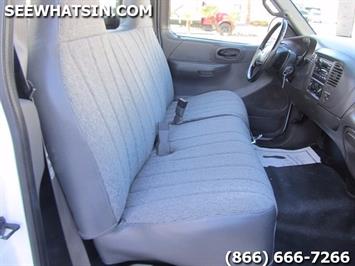 2001 Ford F-150 XL, F150, F-150, 8 Foot Fleet Side Bed, Long Bed   - Photo 3 - Las Vegas, NV 89103