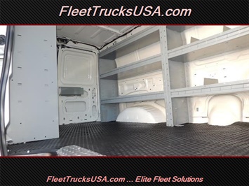 2004 Ford E-Series Cargo E-350 SD   - Photo 36 - Las Vegas, NV 89103