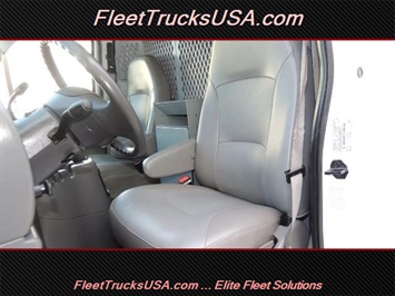 2004 Ford E-Series Cargo E-350 SD   - Photo 4 - Las Vegas, NV 89103