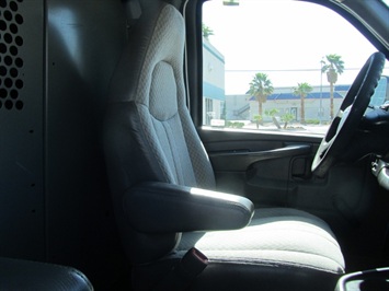 2004 Chevrolet Express 3500 Cargo   - Photo 33 - Las Vegas, NV 89103