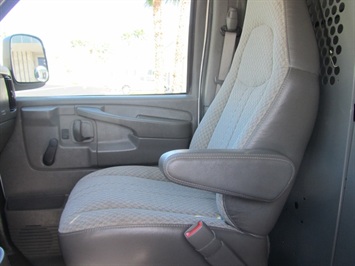 2004 Chevrolet Express 3500 Cargo   - Photo 20 - Las Vegas, NV 89103