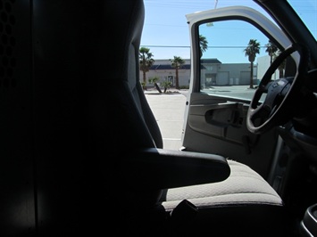 2004 Chevrolet Express 3500 Cargo   - Photo 31 - Las Vegas, NV 89103