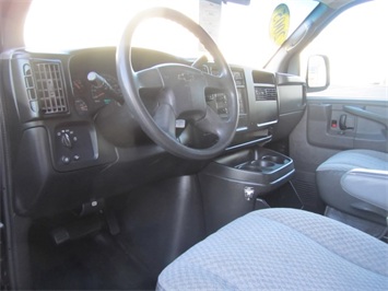 2005 Chevrolet Express 2500 Cargo   - Photo 22 - Las Vegas, NV 89103