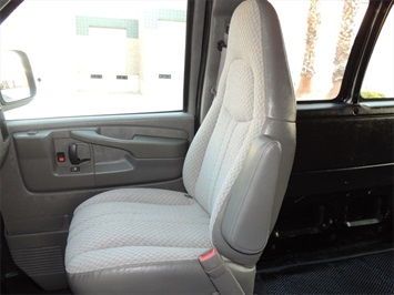 2005 Chevrolet Express 2500 Cargo   - Photo 24 - Las Vegas, NV 89103