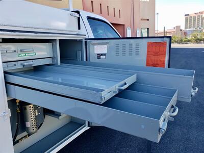 2006 Ford F-350 Super Duty XL  UTILITY SERVICE BED, UTILITY TRUCK - Photo 38 - Las Vegas, NV 89103