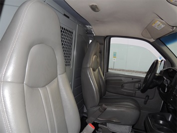 2003 Chevrolet Express 3500 Cargo   - Photo 28 - Las Vegas, NV 89103