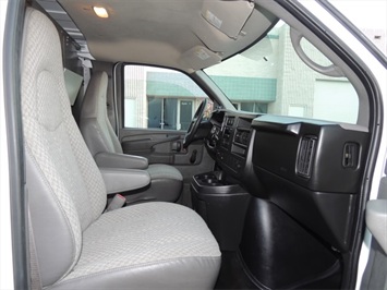 2009 Chevrolet Express 2500 Cargo   - Photo 32 - Las Vegas, NV 89103