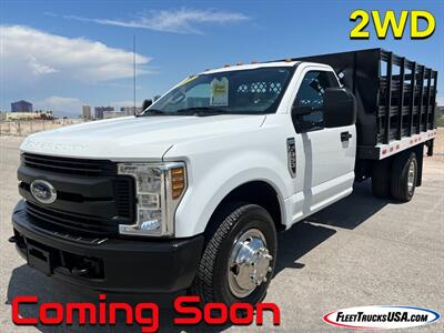 2015 Ford F550 F-550 XL  Stake Bed - Flatbed  w/ Heavy Duty Lift - Photo 1 - Las Vegas, NV 89103