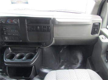 2005 Chevrolet Express 2500 Cargo   - Photo 43 - Las Vegas, NV 89103