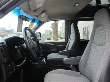 2005 Chevrolet Express 2500 Cargo   - Photo 32 - Las Vegas, NV 89103