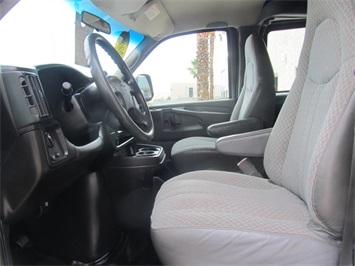 2005 Chevrolet Express 2500 Cargo   - Photo 8 - Las Vegas, NV 89103