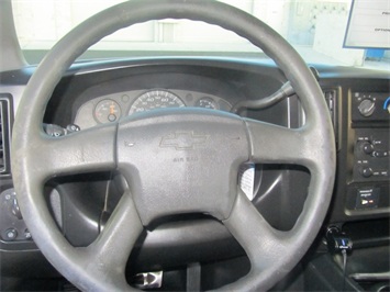 2004 Chevrolet Express 3500 Cargo   - Photo 21 - Las Vegas, NV 89103