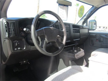 2006 Chevrolet Express 3500 Cargo   - Photo 22 - Las Vegas, NV 89103