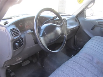 2001 Ford F-150 XL, F150, F-150, 8 Foot Fleet Side Bed, Long Bed   - Photo 15 - Las Vegas, NV 89103