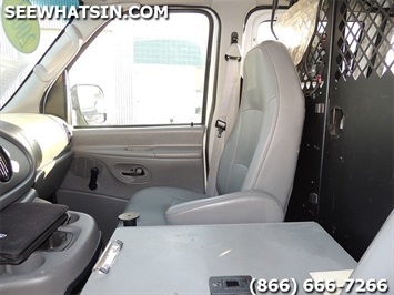 2004 Ford E-Series Cargo E-250, E250, Used Cargo Van, Cargo Vans, Fleet   - Photo 25 - Las Vegas, NV 89103