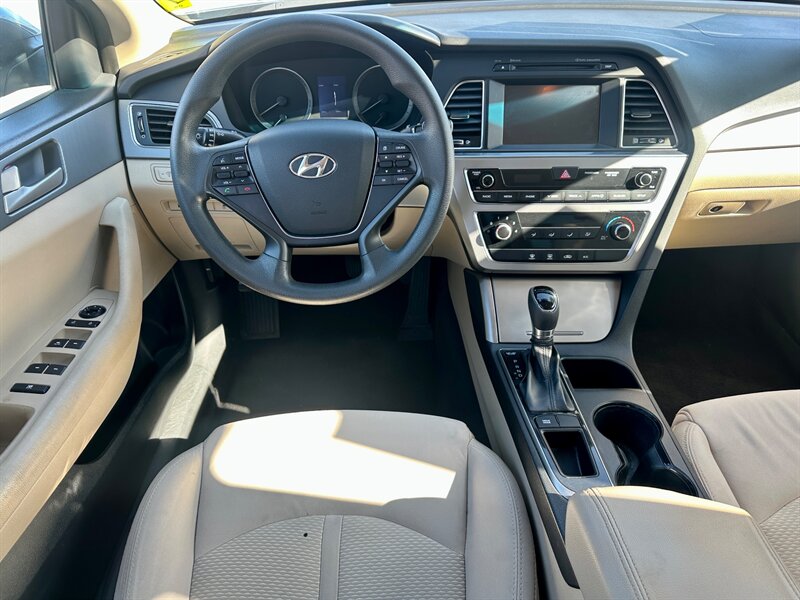 2016 Hyundai Sonata SE   - Photo 7 - Ridgecrest, CA 93555