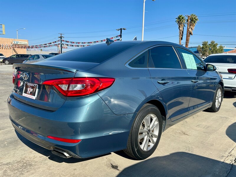 2016 Hyundai Sonata SE   - Photo 4 - Ridgecrest, CA 93555