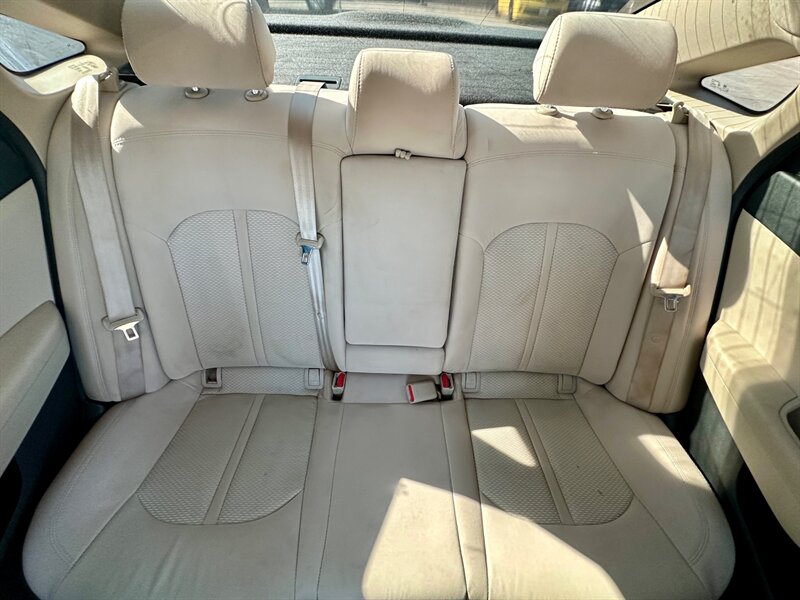 2016 Hyundai Sonata SE   - Photo 9 - Ridgecrest, CA 93555