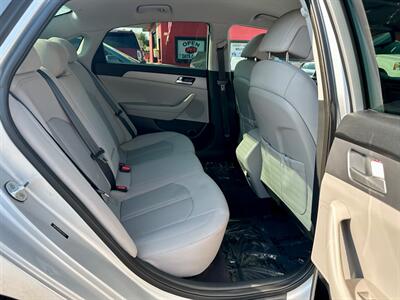 2016 Hyundai SONATA SE   - Photo 13 - Ridgecrest, CA 93555