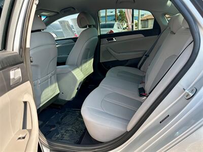 2016 Hyundai SONATA SE   - Photo 11 - Ridgecrest, CA 93555