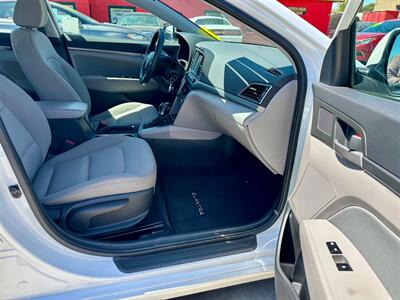 2017 Hyundai Elantra SE   - Photo 12 - Ridgecrest, CA 93555