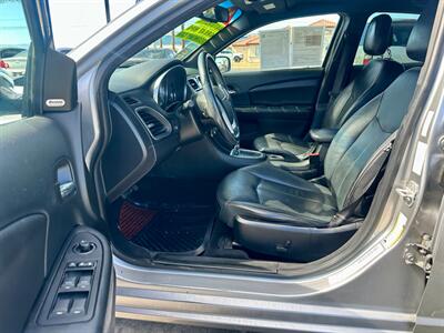 2014 Chrysler 200 Series Limited   - Photo 10 - Ridgecrest, CA 93555