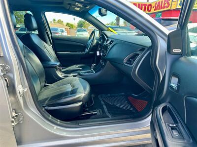 2014 Chrysler 200 Series Limited   - Photo 12 - Ridgecrest, CA 93555