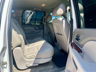 2009 Chevrolet Suburban LT   - Photo 14 - Ridgecrest, CA 93555