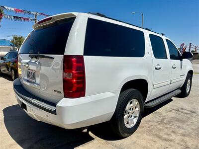 2009 Chevrolet Suburban LT   - Photo 4 - Ridgecrest, CA 93555