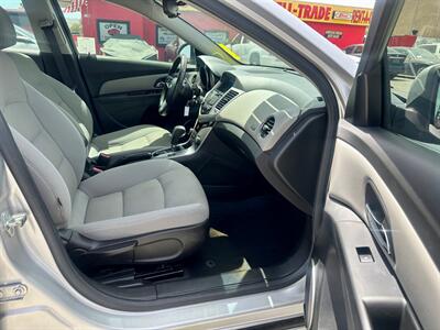 2012 Chevrolet Cruze LT   - Photo 12 - Ridgecrest, CA 93555