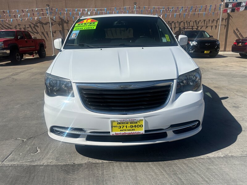 2015 Chrysler Town and Country S