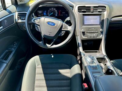 2019 Ford Fusion SE   - Photo 13 - Ridgecrest, CA 93555