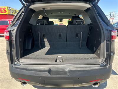 2019 Chevrolet Traverse LT Cloth   - Photo 6 - Ridgecrest, CA 93555