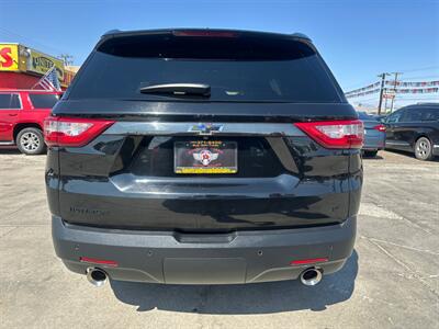2019 Chevrolet Traverse LT Cloth   - Photo 5 - Ridgecrest, CA 93555
