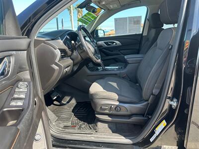 2019 Chevrolet Traverse LT Cloth   - Photo 11 - Ridgecrest, CA 93555