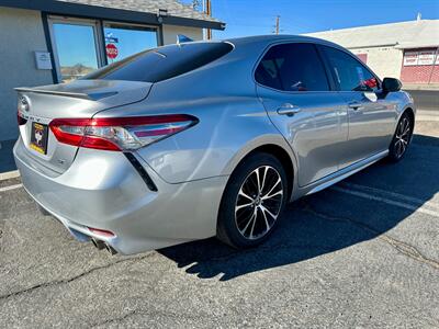 2019 Toyota Camry SE   - Photo 4 - Ridgecrest, CA 93555