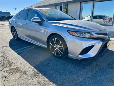 2019 Toyota Camry SE   - Photo 3 - Ridgecrest, CA 93555