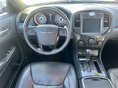 2013 Chrysler 300 C John Varvatos Limited E   - Photo 7 - Ridgecrest, CA 93555