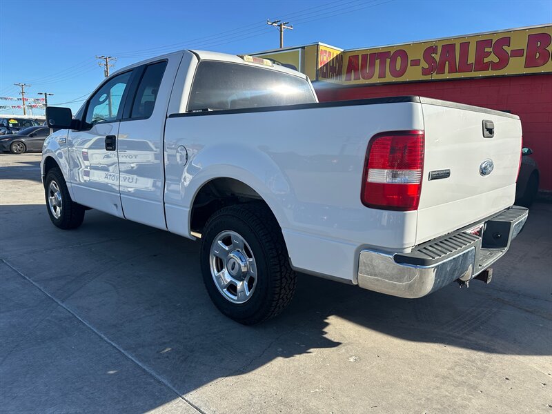 2004 Ford F-150 XLT photo 4
