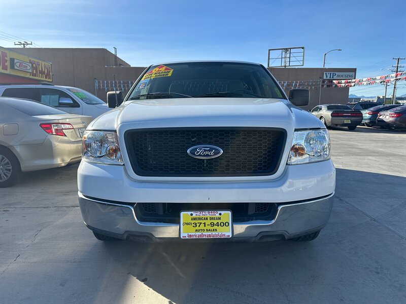 2004 Ford F-150 XLT photo 2
