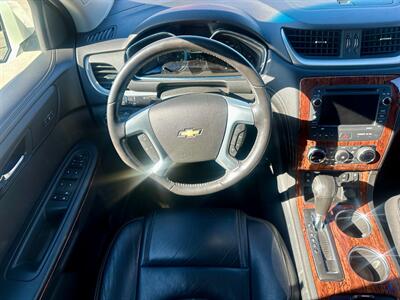 2013 Chevrolet Traverse LTZ   - Photo 8 - Ridgecrest, CA 93555