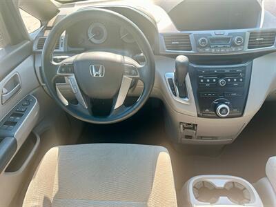 2012 Honda Odyssey EX   - Photo 8 - Ridgecrest, CA 93555